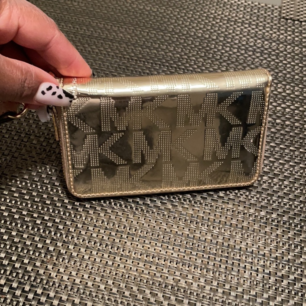 Authentic MK Wallet. - Picture 2 of 4